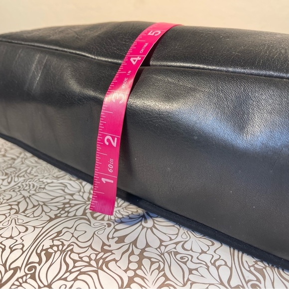 HOBO Black Leather/Nylon Messenger Bag, Adjustable Strap - Picture 15 of 16